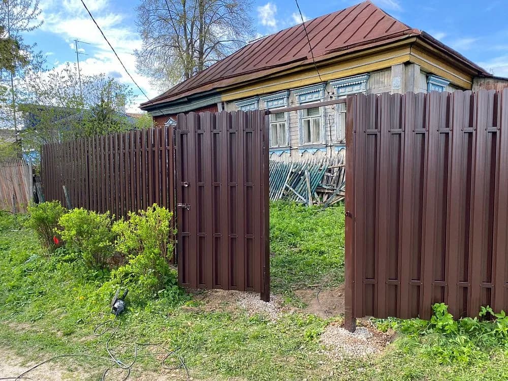 Калитка из евроштакетника на участке